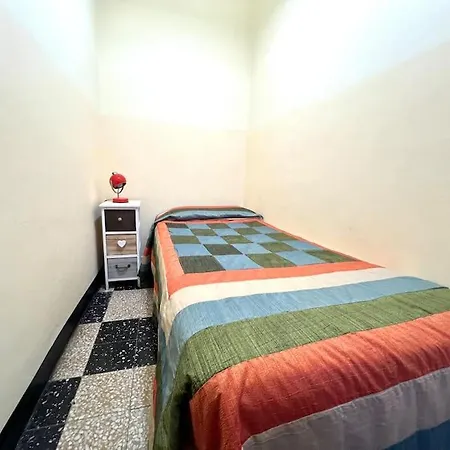 San Lorenzo - Free Parking