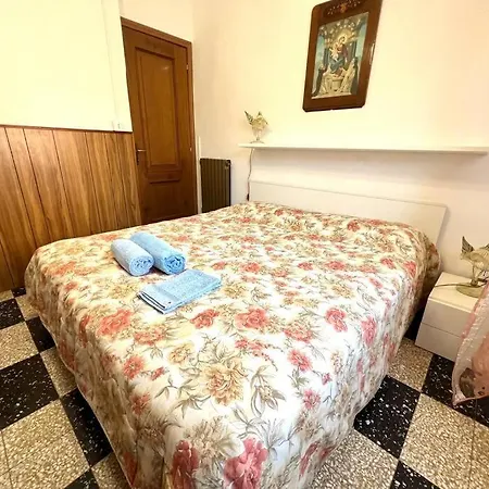 San Lorenzo - Free Parking *