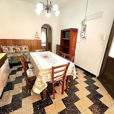 San Lorenzo - Free Parking *